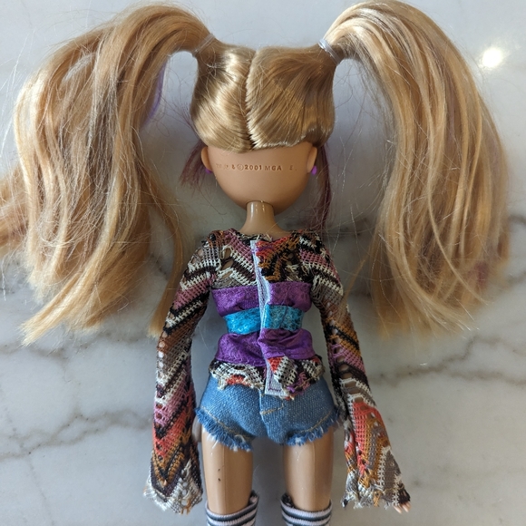 Bratz twisty style Yasmin - Picture 5 of 5